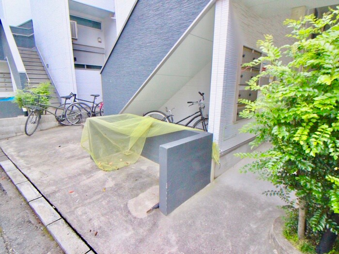 物件外観写真6　(エントランス部分)