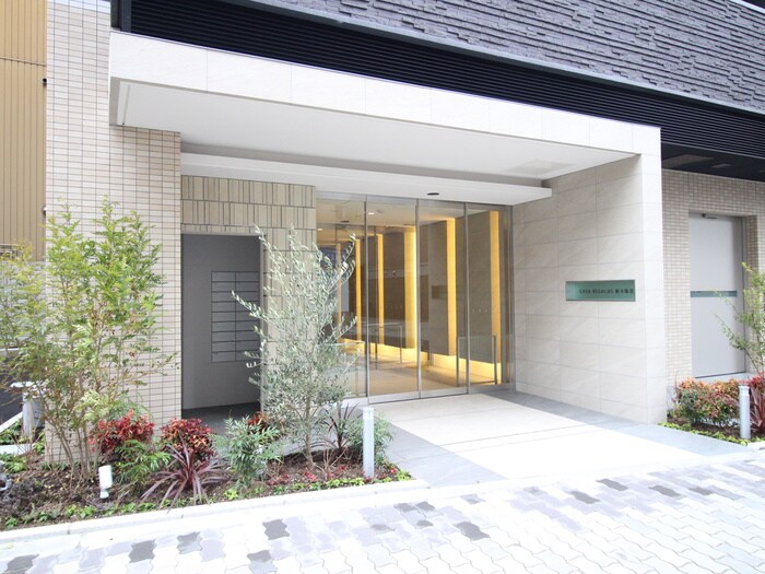 物件外観写真2　(エントランス部分)