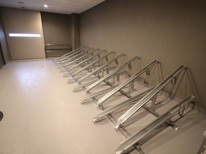 物件外観写真4　(駐輪場)