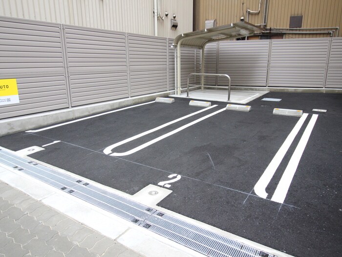 物件外観写真5　(駐車場)