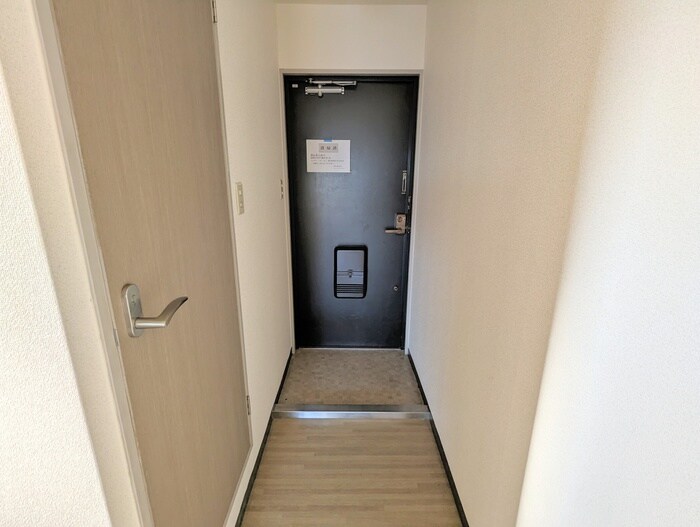物件内観写真15　(玄関)