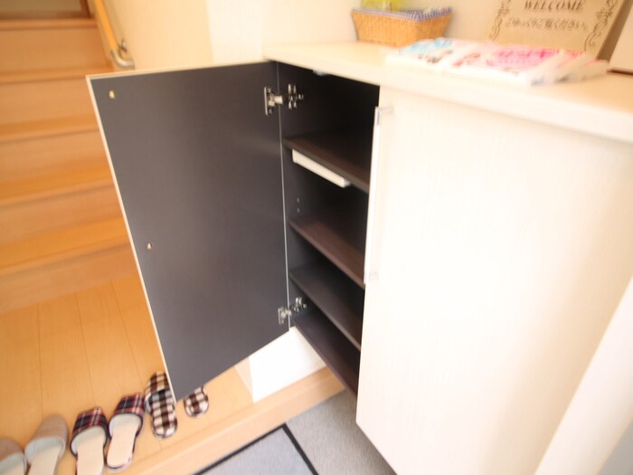 物件内観写真8　(靴箱)