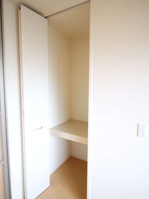物件内観写真16　(収納)
