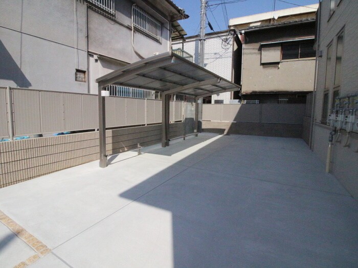 物件外観写真4　(駐輪場)