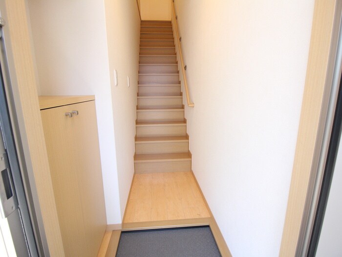 物件内観写真7　(玄関)