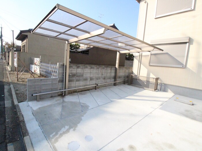 物件外観写真5　(駐輪場)