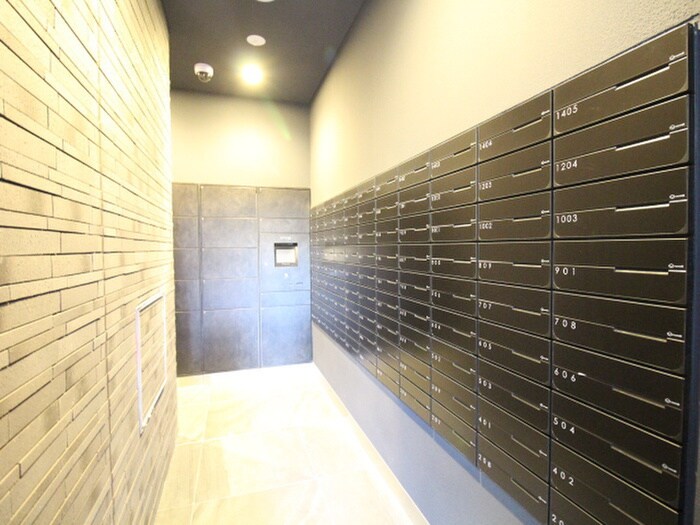 物件外観写真4　(エントランス部分)