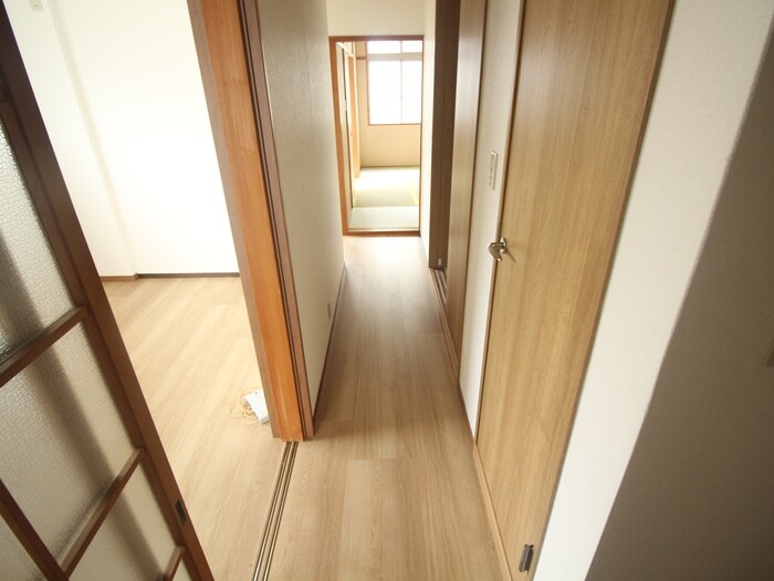 物件内観写真17　(廊下)