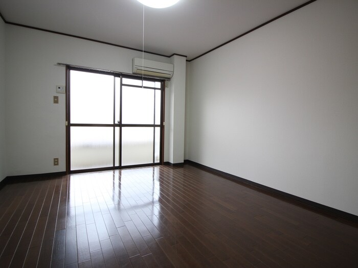 物件内観写真6　(居室)