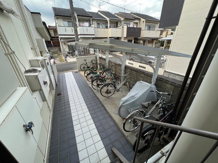 物件外観写真3　(駐輪場)
