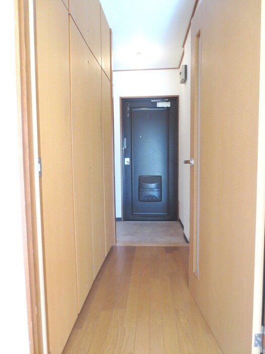 物件内観写真14　(廊下)