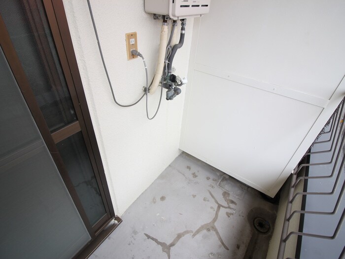 物件内観写真18　(洗濯機置場)