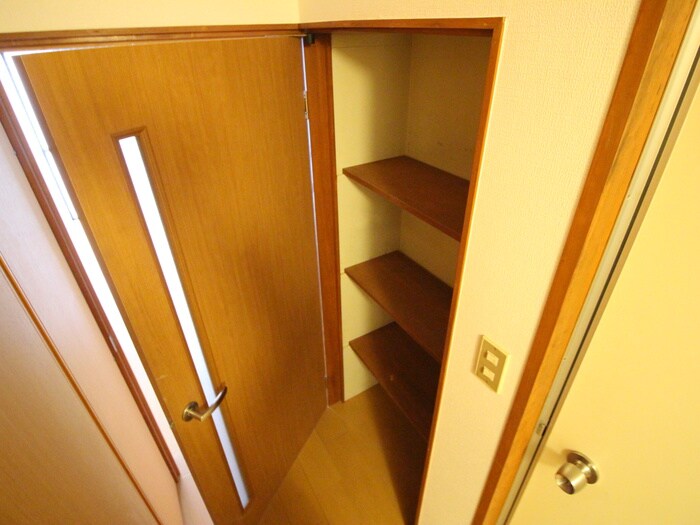 物件内観写真18　(収納)