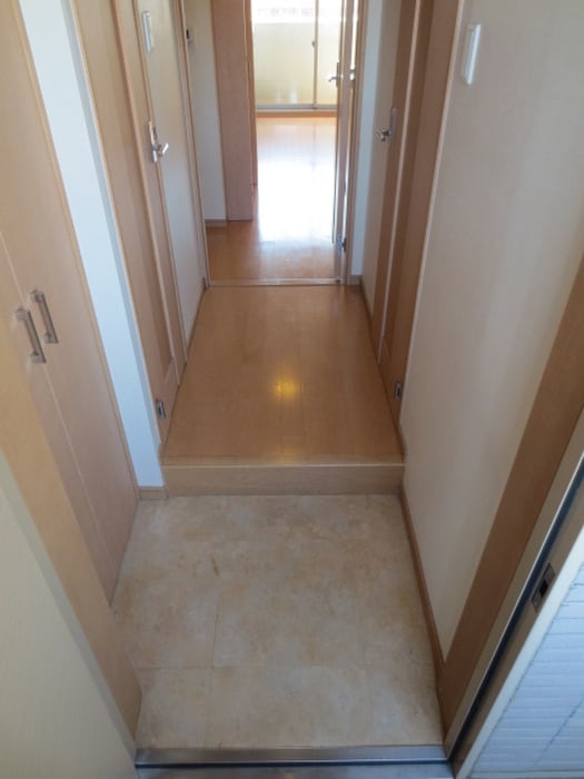 物件内観写真16　(玄関)