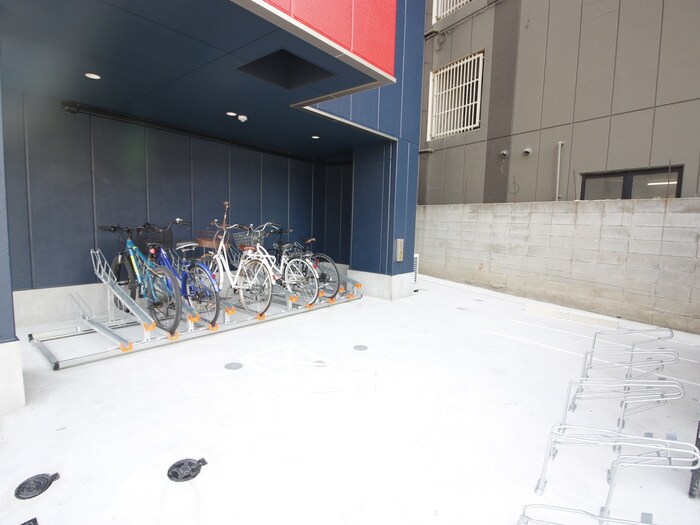 物件外観写真3　(駐輪場)
