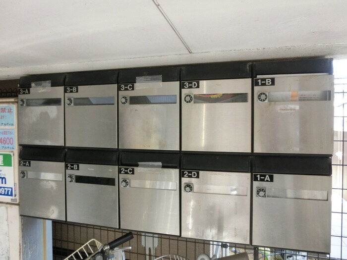 物件外観写真2　(エントランス部分)