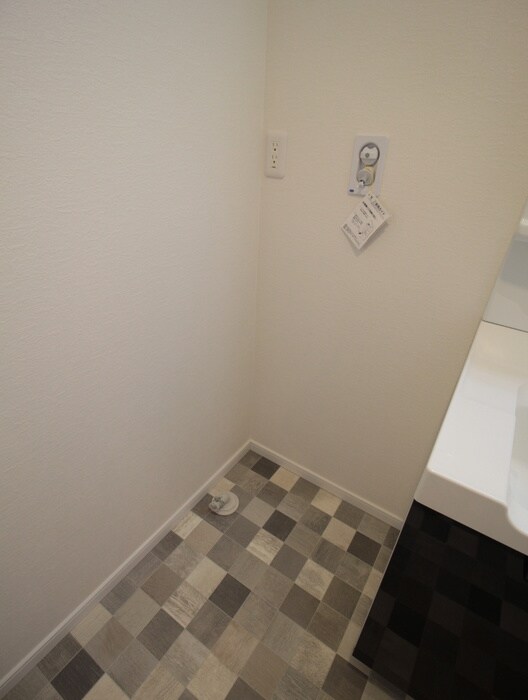 物件内観写真13　(洗濯機置場)