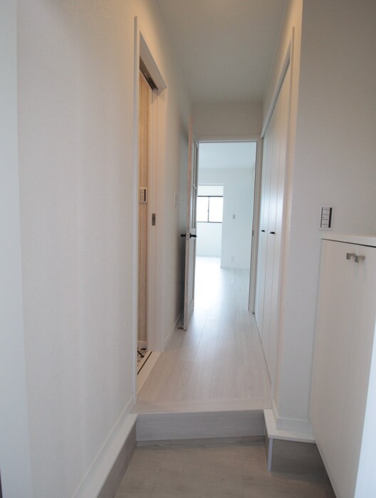 物件内観写真16　(玄関)