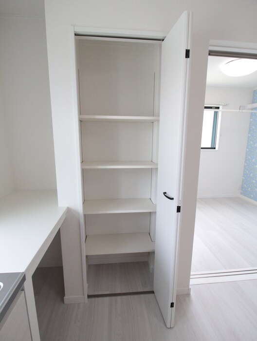 物件内観写真18　(収納)