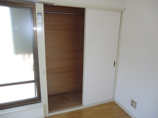 物件内観写真12　(収納)