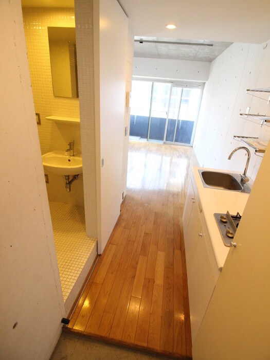 物件内観写真7　(玄関)