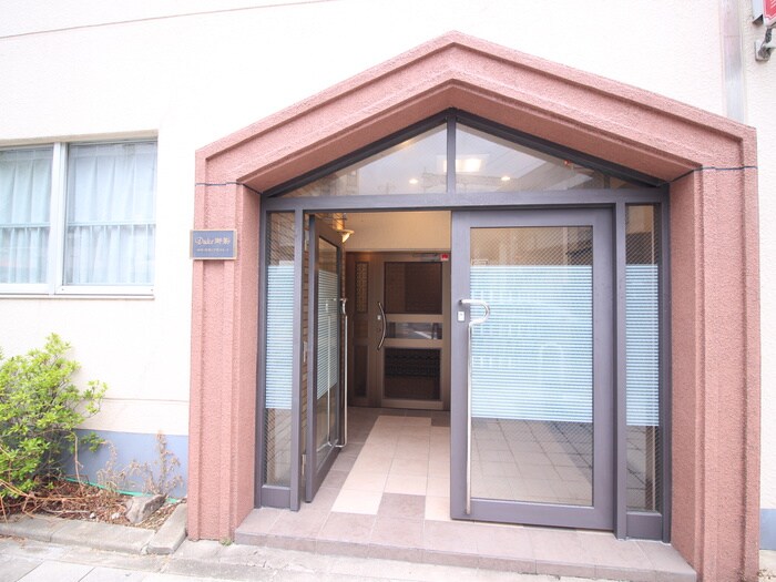 物件外観写真4　(エントランス部分)