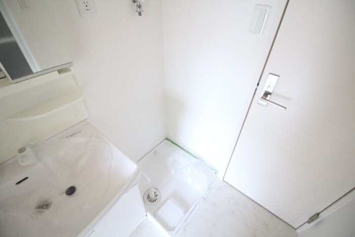 物件内観写真12　(洗濯機置場)