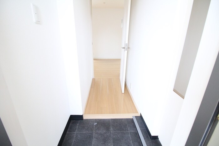 物件内観写真16　(玄関)