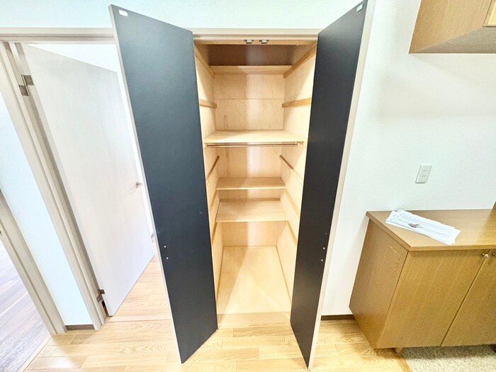 物件内観写真18　(収納)