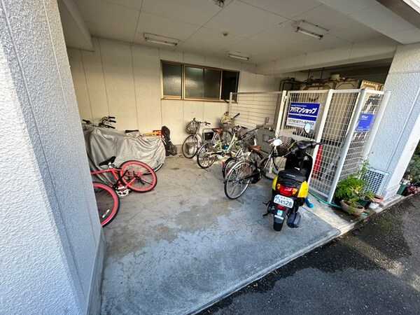 駐輪場