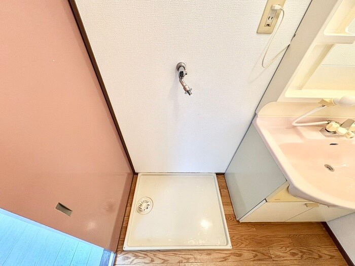 物件内観写真9　(洗濯機置場)