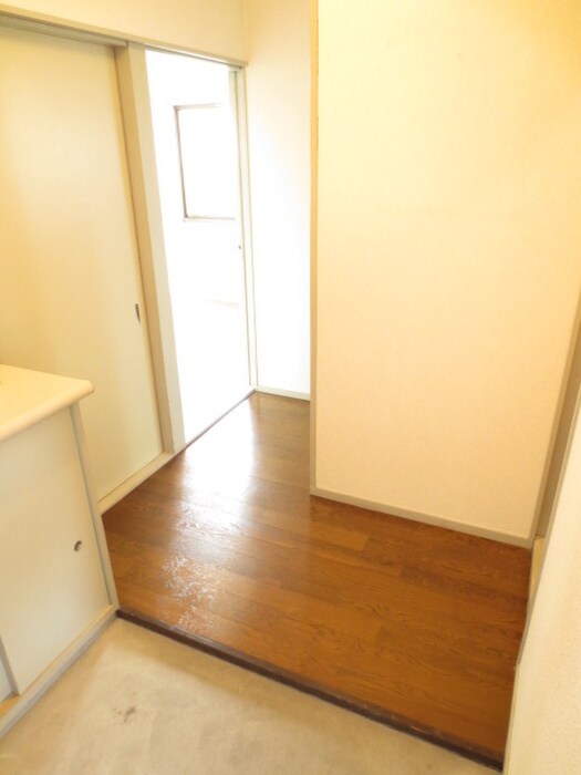物件内観写真11　(玄関)