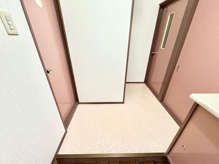 物件内観写真16　(廊下)