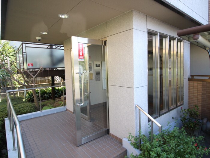 物件外観写真6　(エントランス部分)