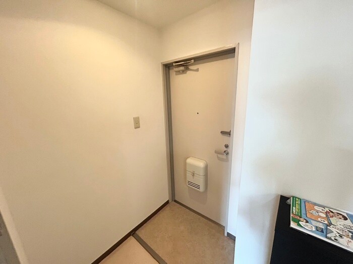 物件内観写真13　(玄関)