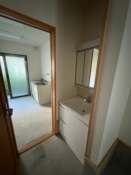 物件内観写真17　(洗面)
