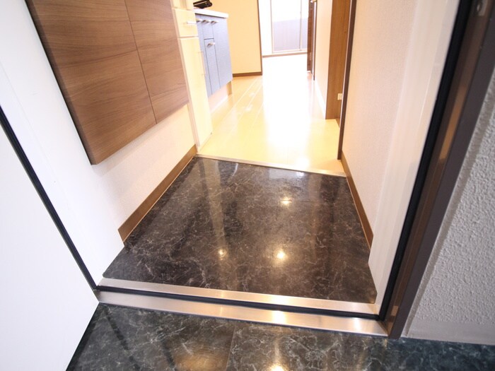 物件内観写真22　(玄関)