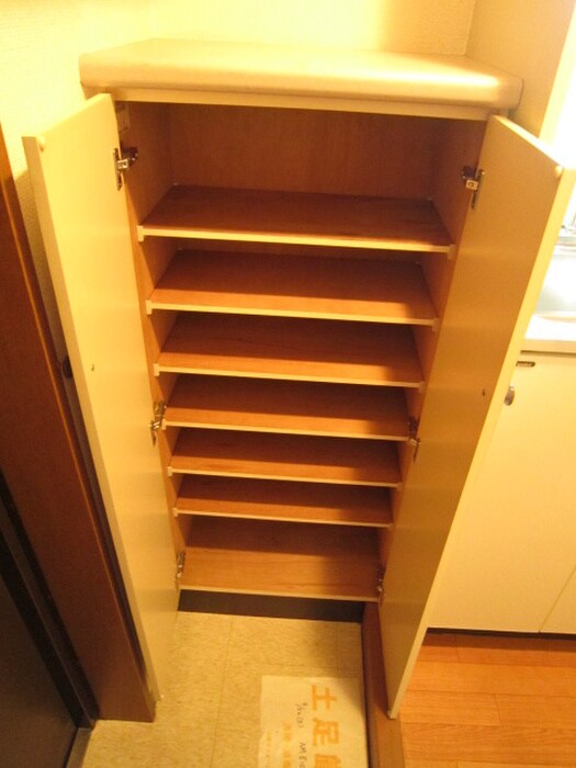 物件内観写真13　(靴箱)