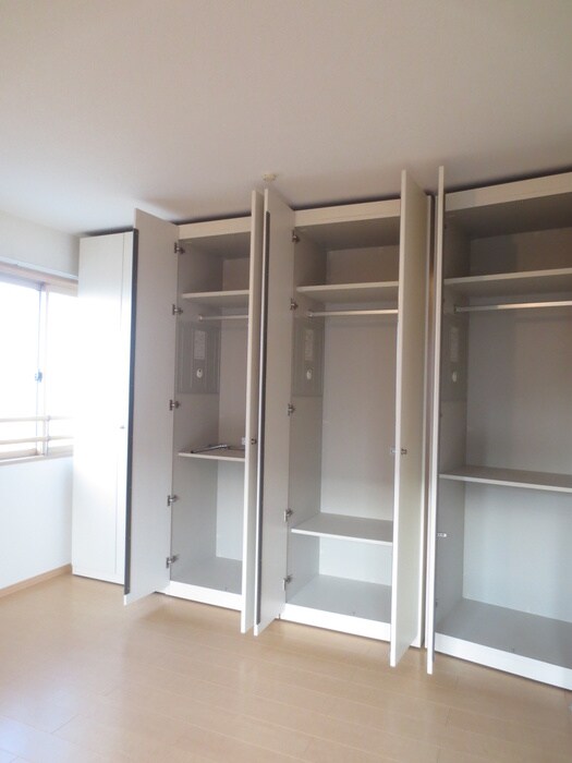 物件内観写真16　(収納)