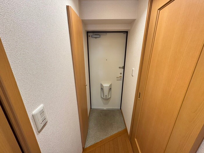 物件内観写真21　(玄関)