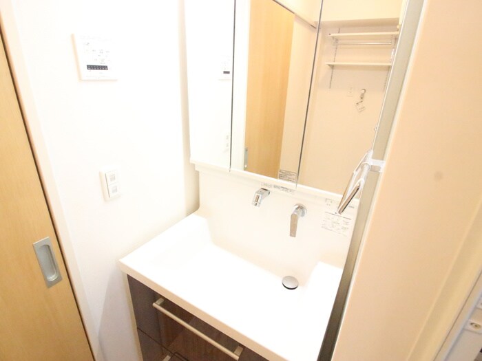 物件内観写真9　(洗面)