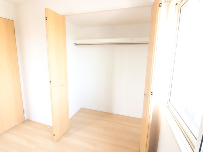 物件内観写真12　(収納)