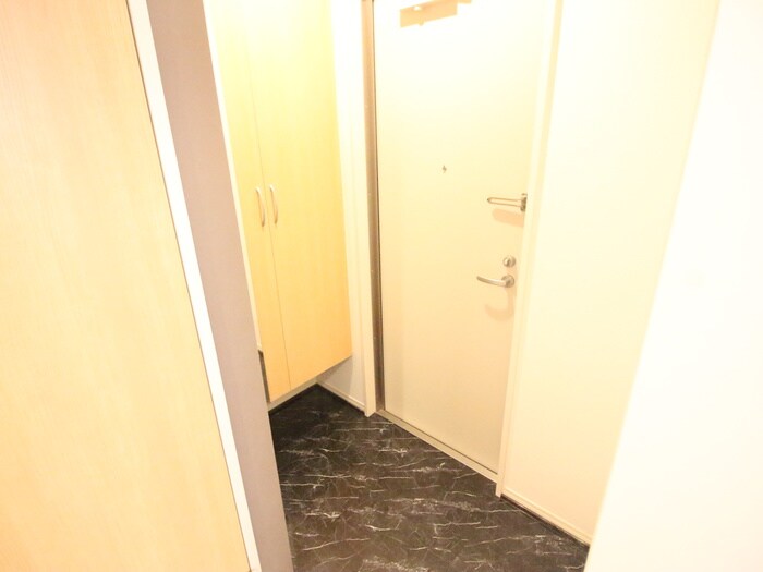 物件内観写真15　(玄関)
