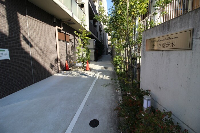 物件外観写真5　(駐車場)