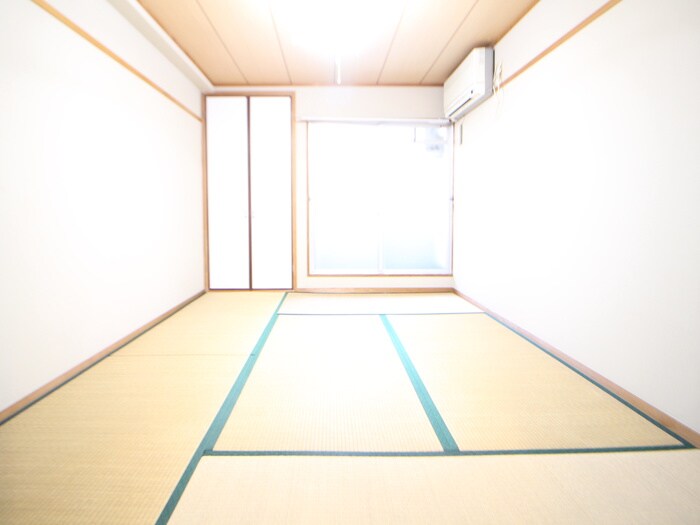 物件内観写真2　(居室)