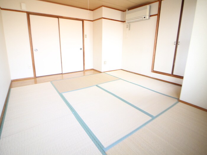 物件内観写真3　(居室)