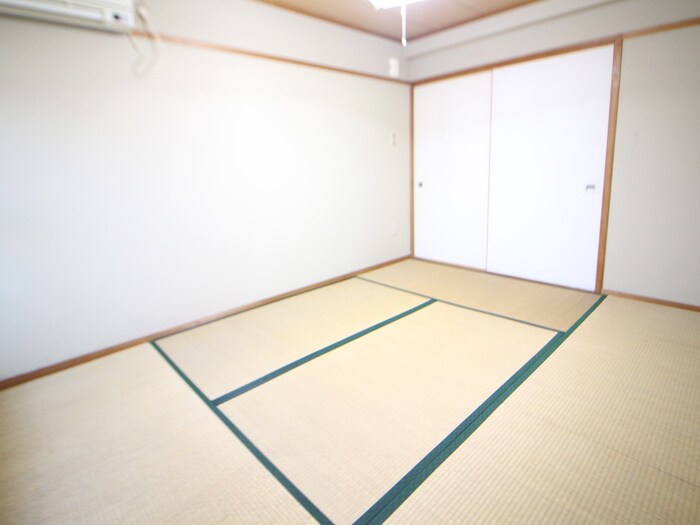 物件内観写真4　(居室)