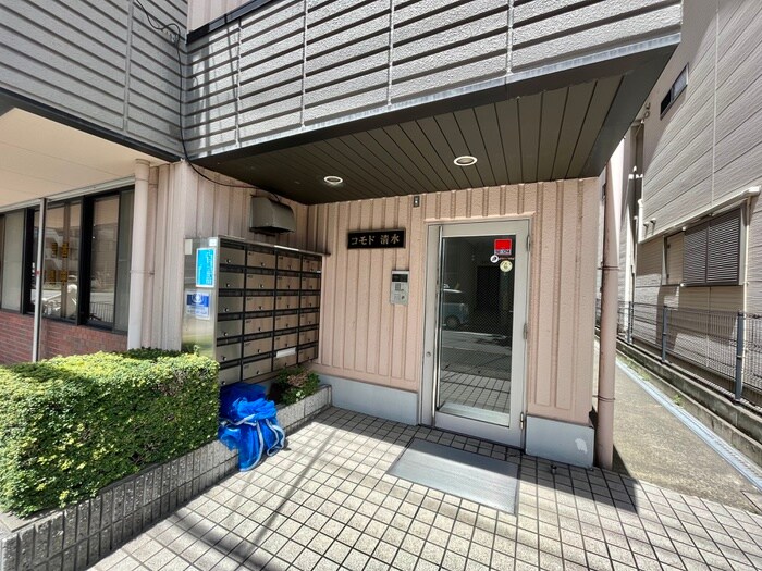 物件外観写真3　(エントランス部分)