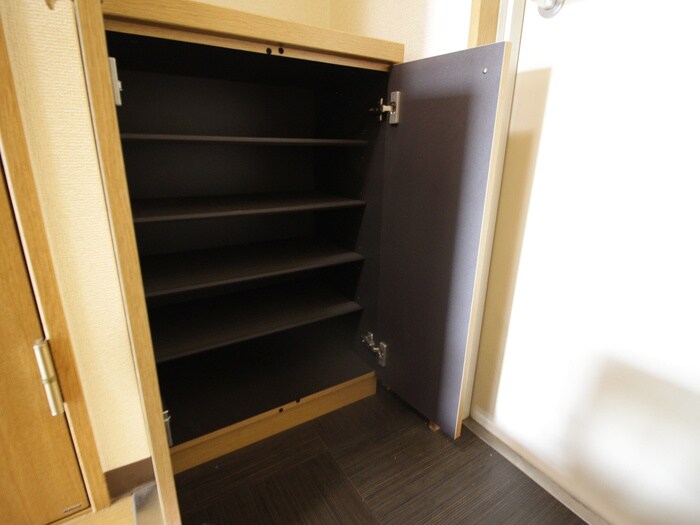 物件内観写真13　(靴箱)