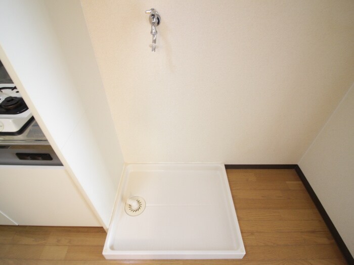 物件内観写真15　(洗濯機置場)